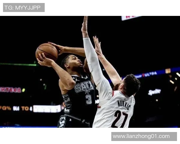 开拓者胜马刺，利拉德率队破连败